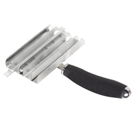 METAL CURRY COMB WITH PLASTIC HANDLE